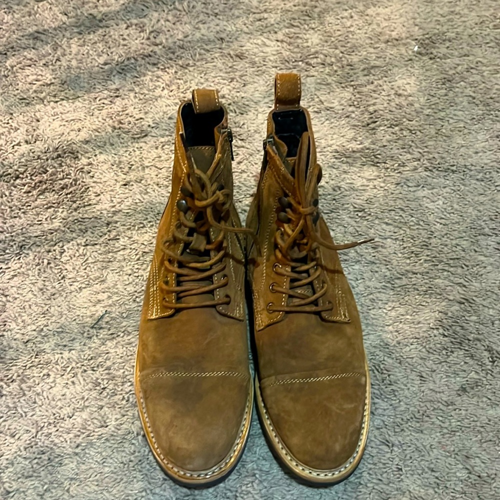 Frye Men’s size 9 Russell suede boots